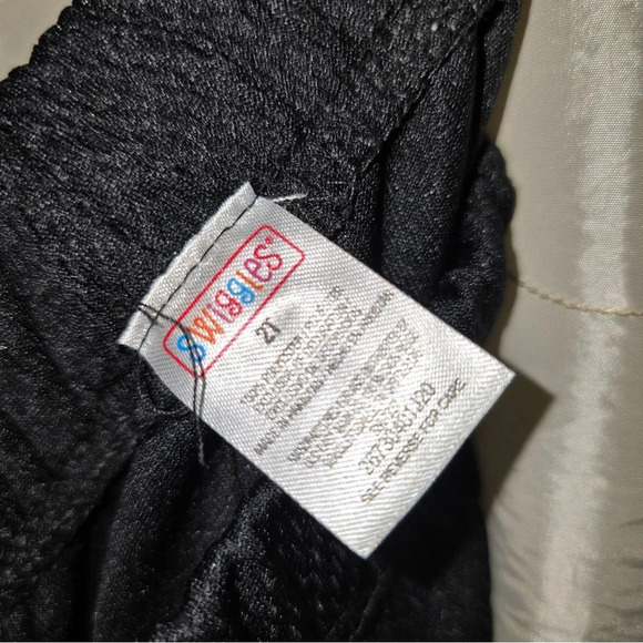 Boys shorts‎ sz 2t - Picture 3 of 3